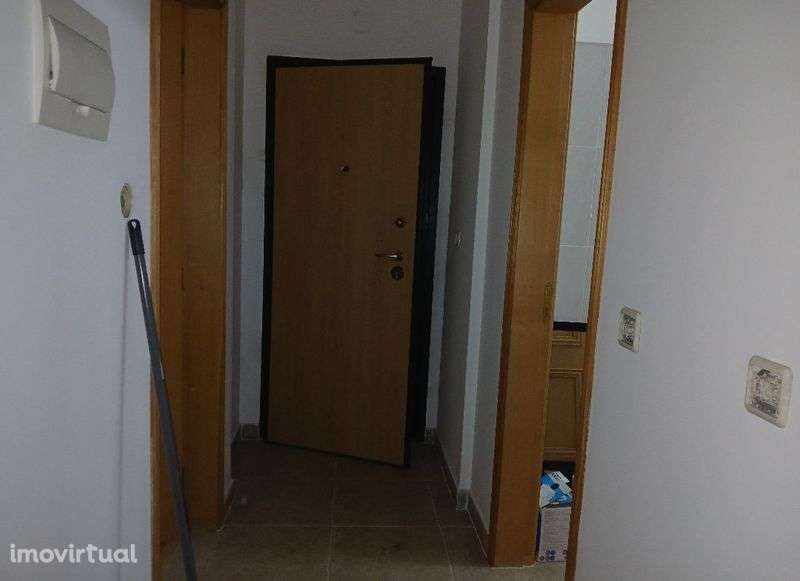 Apartamento T1 -  Urbanização dos Telheiros ABRANTES - Grande imagem: 2/5