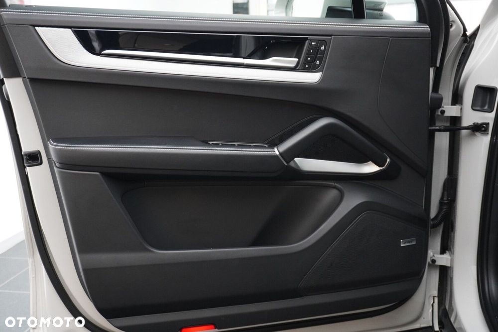 Porsche Cayenne - 11