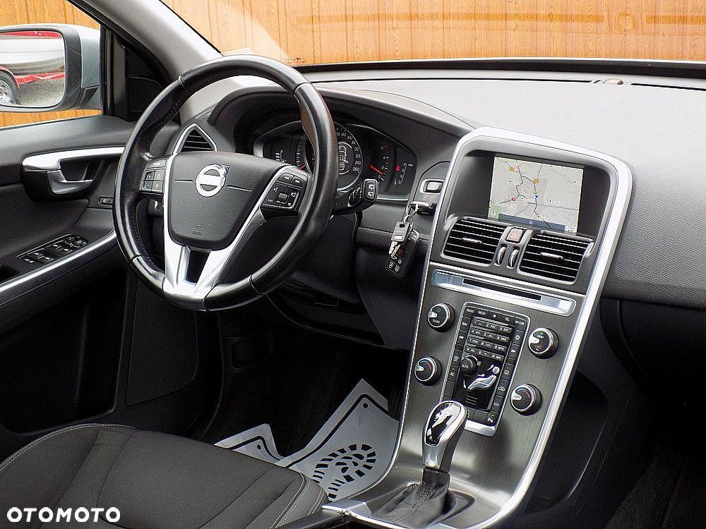 Volvo XC 60 D4 Geartronic Kinetic - 16