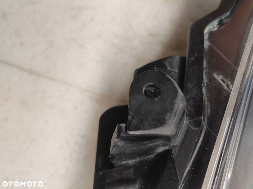 Toyota Yaris III SOCZEWKA ZW Przód strona prawa Lampa przednia - 8