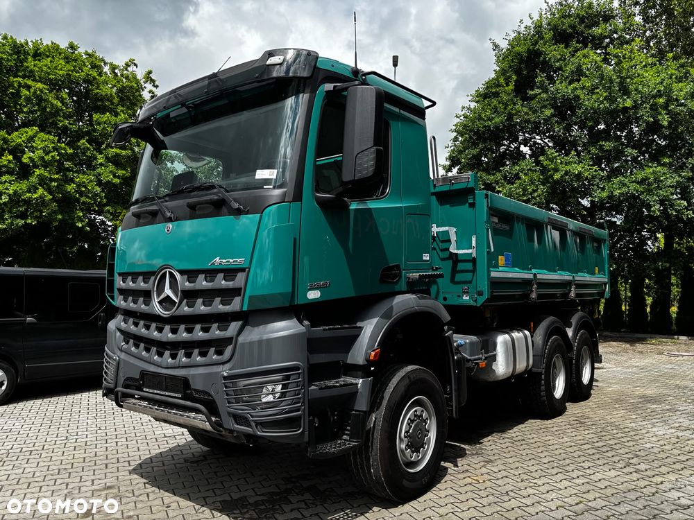 Mercedes-Benz AROCS 3351 6x6 WYWROTKA TRÓJSTRONNA Z BORDMATIKIEM - 1