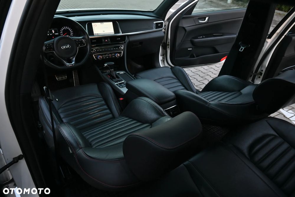 Kia Optima - 27