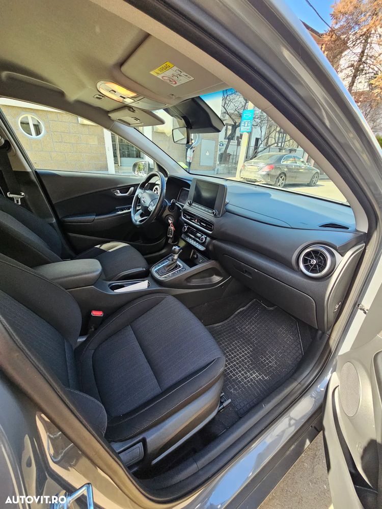 Hyundai KONA - 7