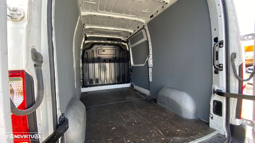 Renault Master III 2.3 dCi L2H2 3.5T - 15