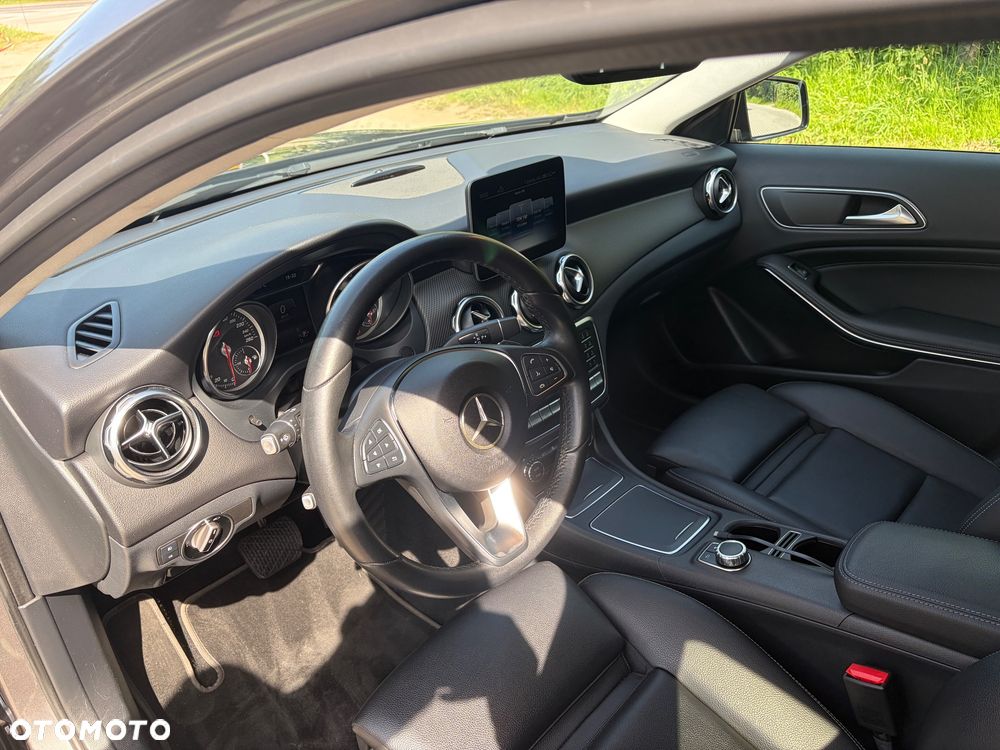 Mercedes-Benz GLA 250 4-Matic - 10