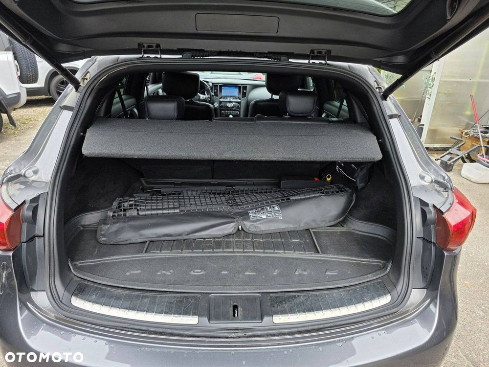 Infiniti QX70 - 35