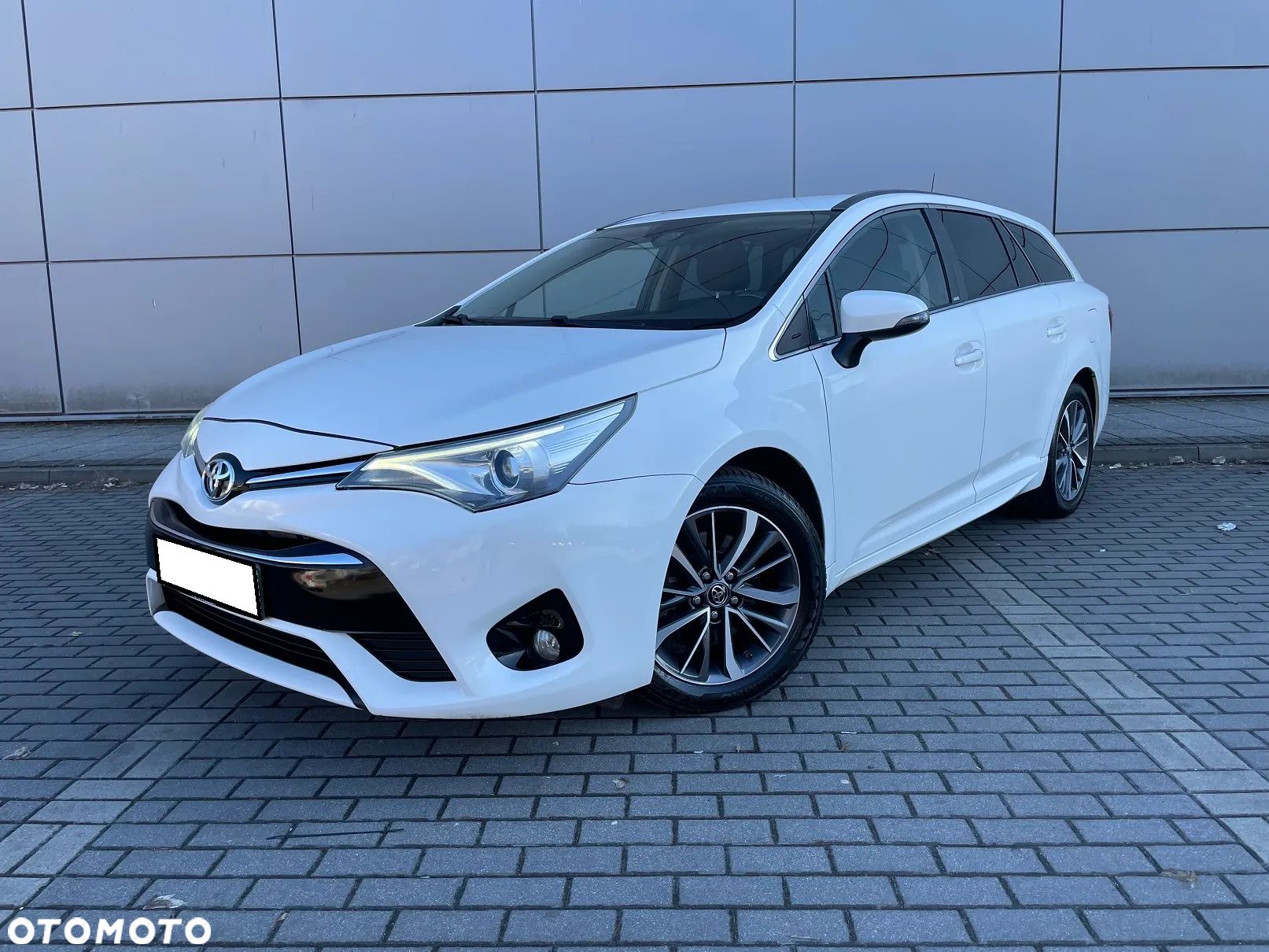 Toyota Avensis 2.0 D-4D Prestige - 1