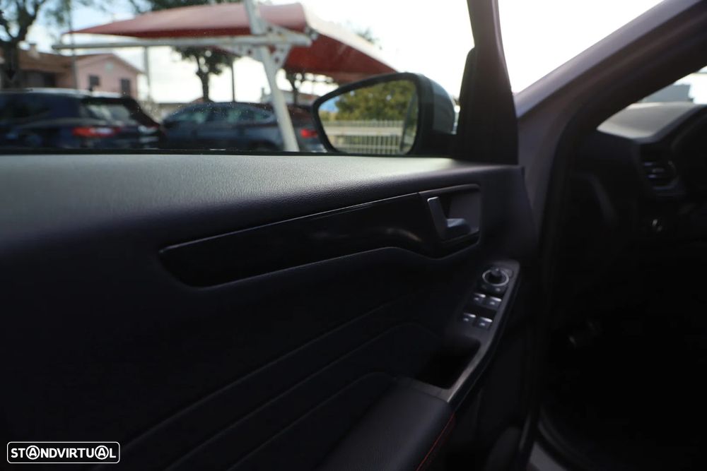 Ford Kuga 2.5 PHEV ST-Line X - 31