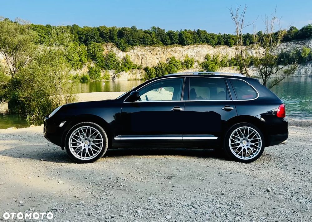 Porsche Cayenne - 2