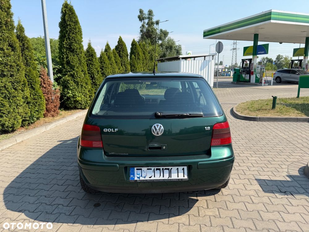 Volkswagen Golf - 6