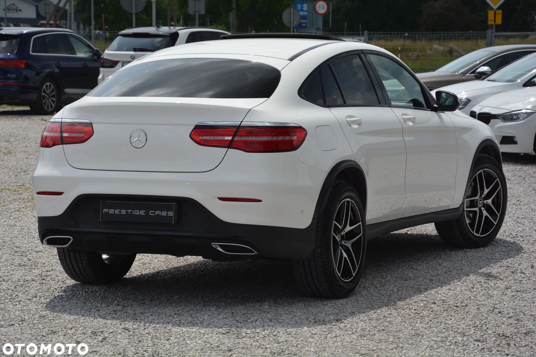 Mercedes-Benz GLC 250 d Coupe 4Matic 9G-TRONIC AMG Line - 10