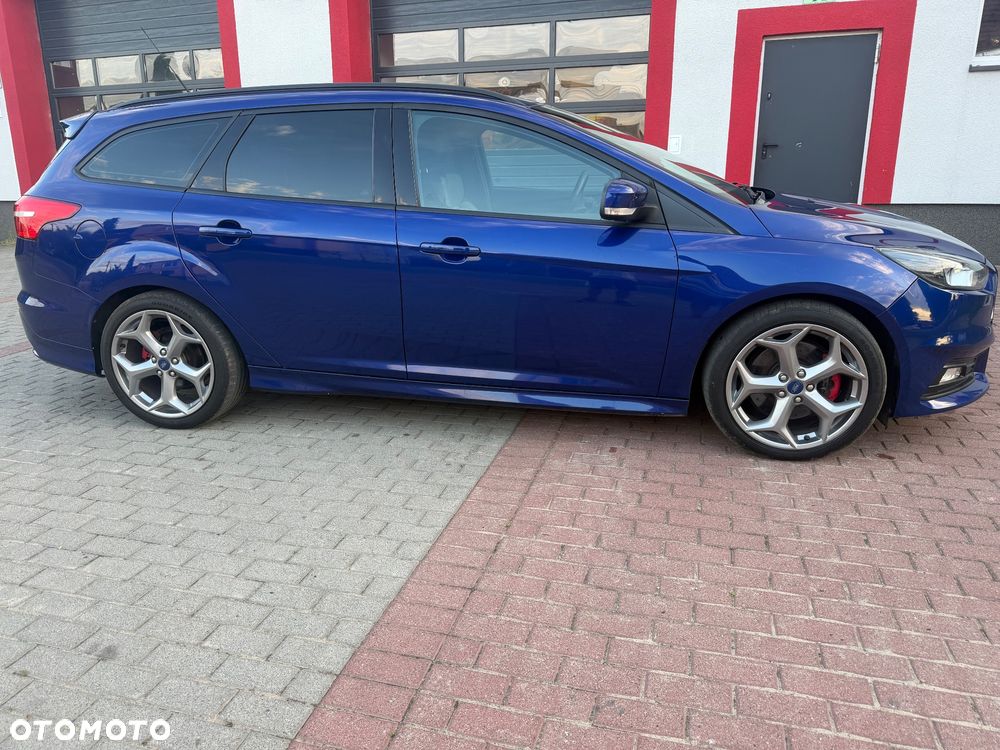 Ford Focus ST - 9