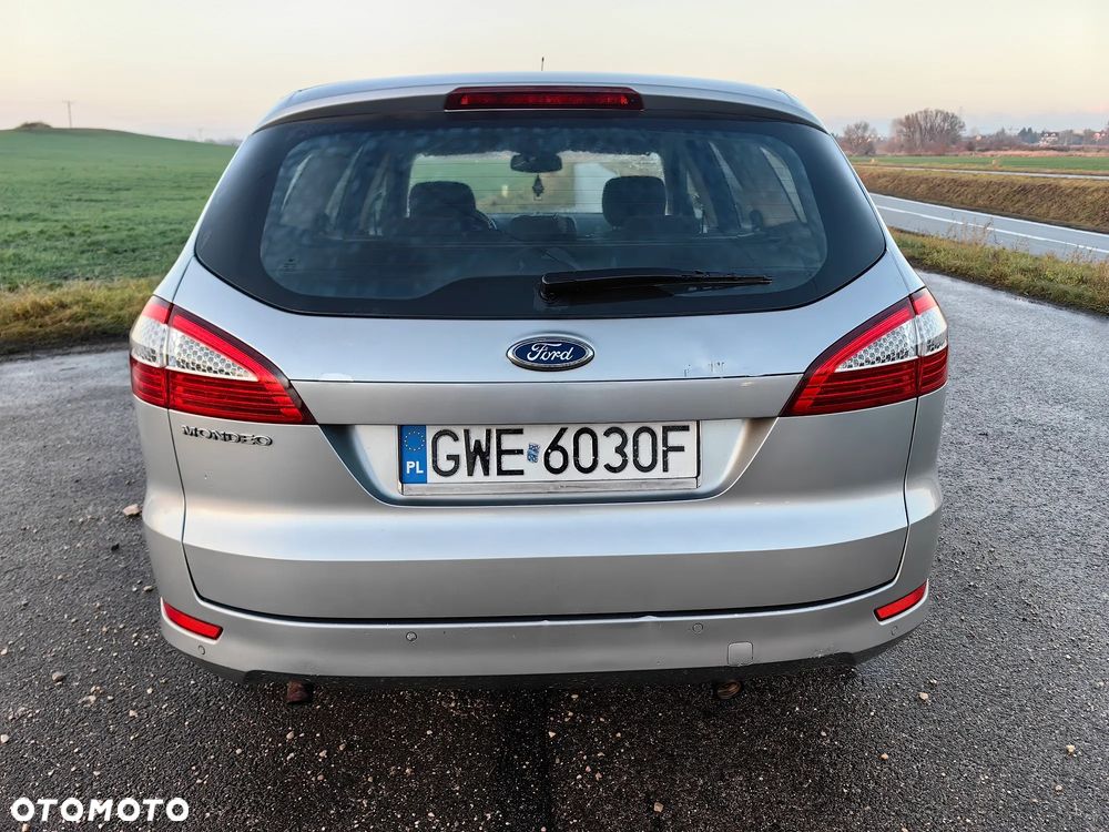 Ford Mondeo 2.0 Ambiente - 6