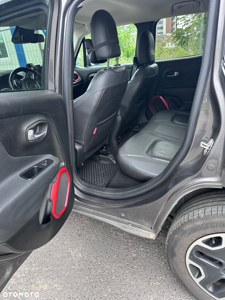 Jeep Renegade - 12