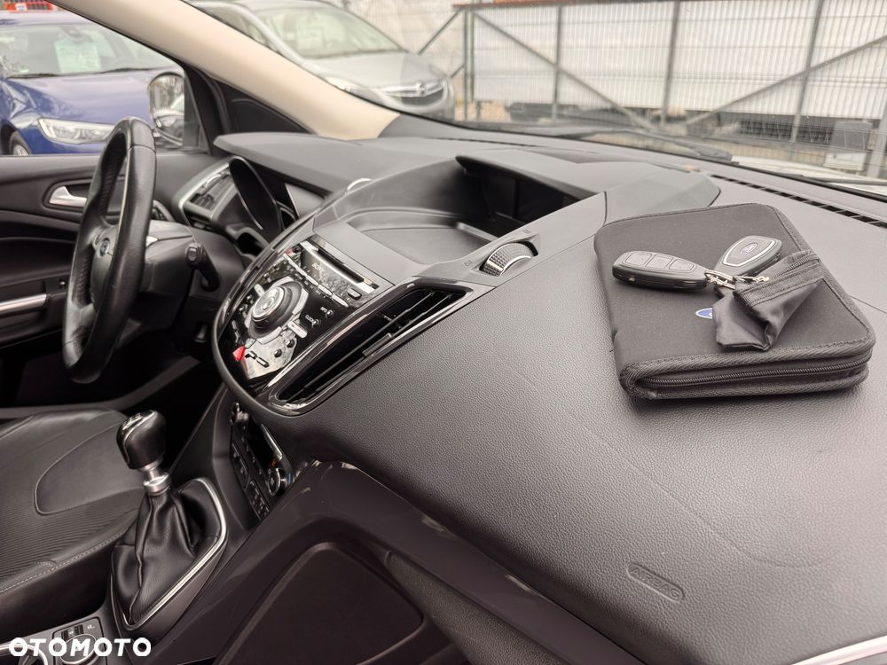 Ford Kuga 2.0 TDCi 2x4 Titanium - 27