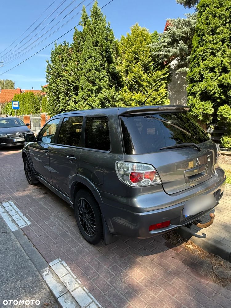 Mitsubishi Outlander 2.0 Turbo 4WD - 9