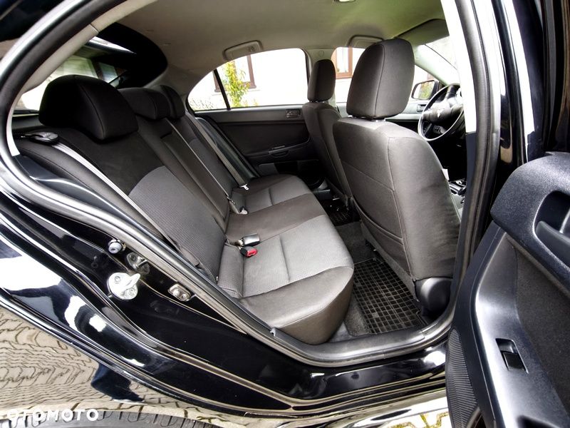 Mitsubishi Lancer - 30