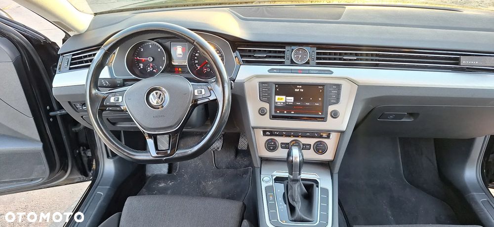 Volkswagen Passat 2.0 TDI (BlueMotion Technology) DSG Comfortline - 8