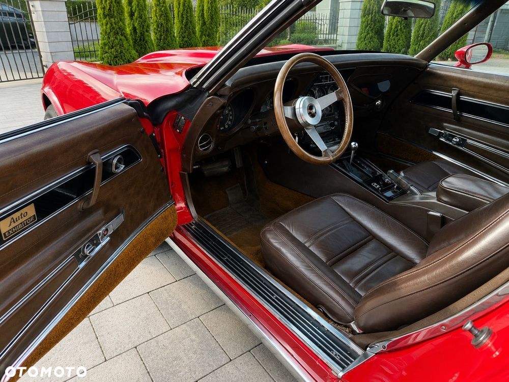 Chevrolet Corvette - 9
