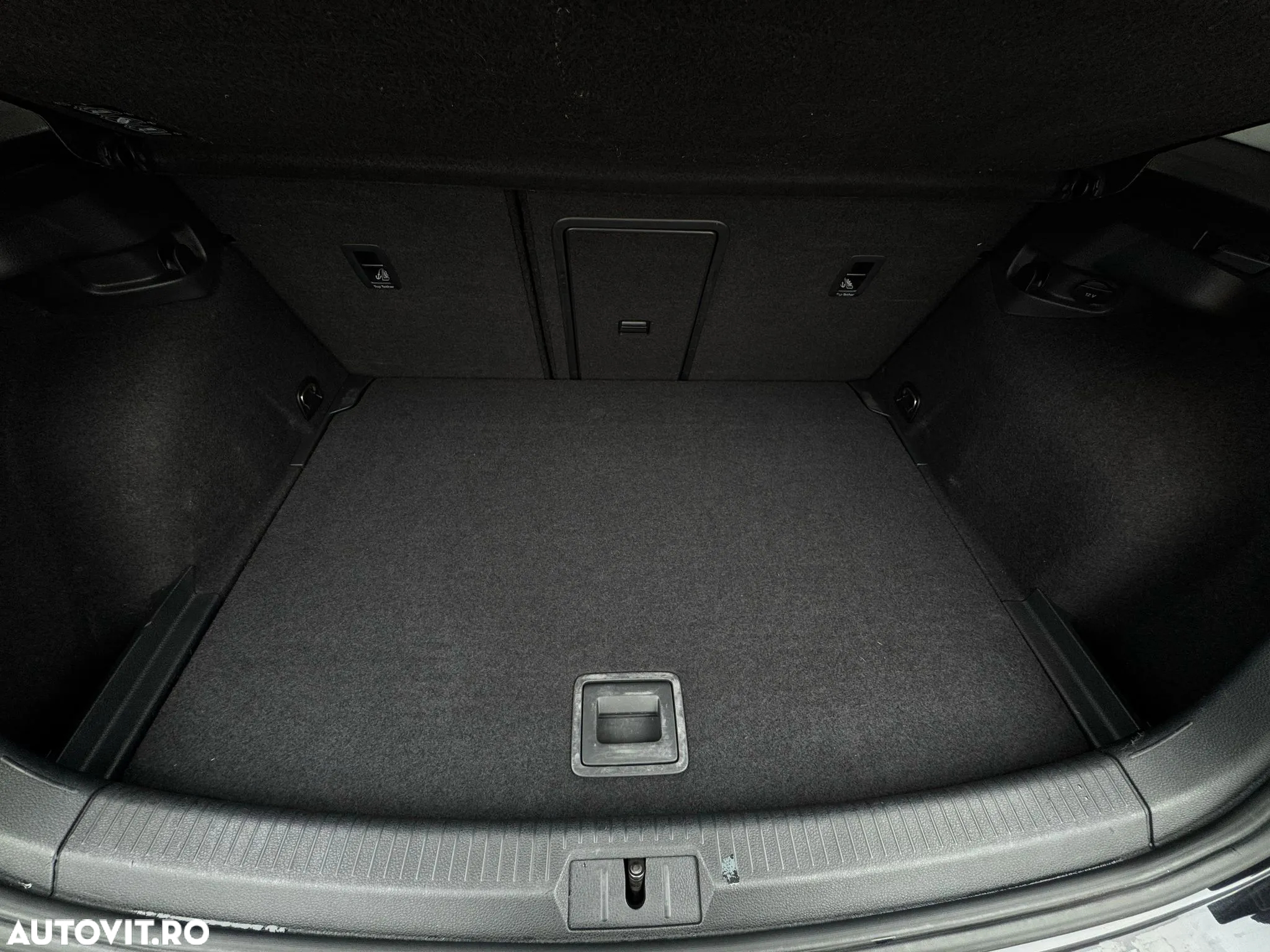 Volkswagen Golf 1.6 TDI DPF DSG BlueMotion Technology Highline - 25