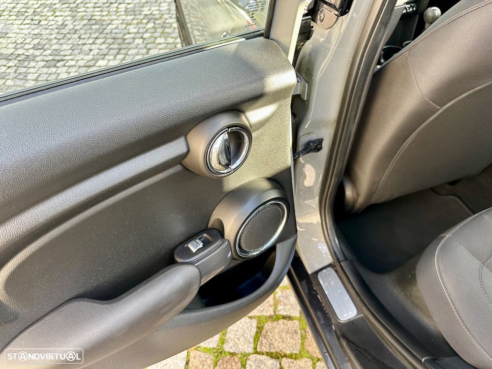 MINI 5 Portas One D - 28