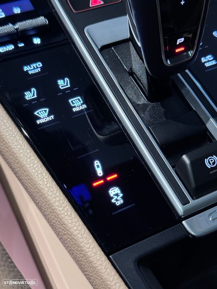 Porsche Cayenne E-Hybrid Platinum Edition - 33