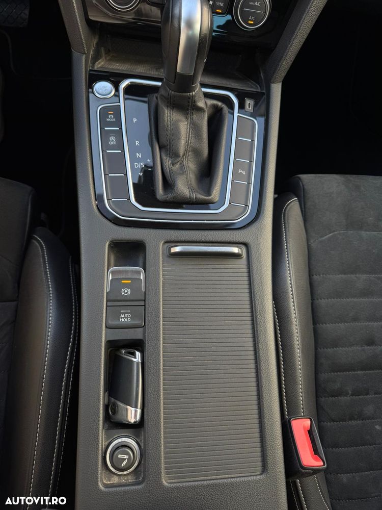 Volkswagen Passat 2.0 BiTDI DSG 4Mot Highline - 29