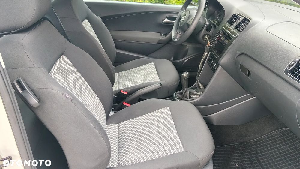 Volkswagen Polo - 13