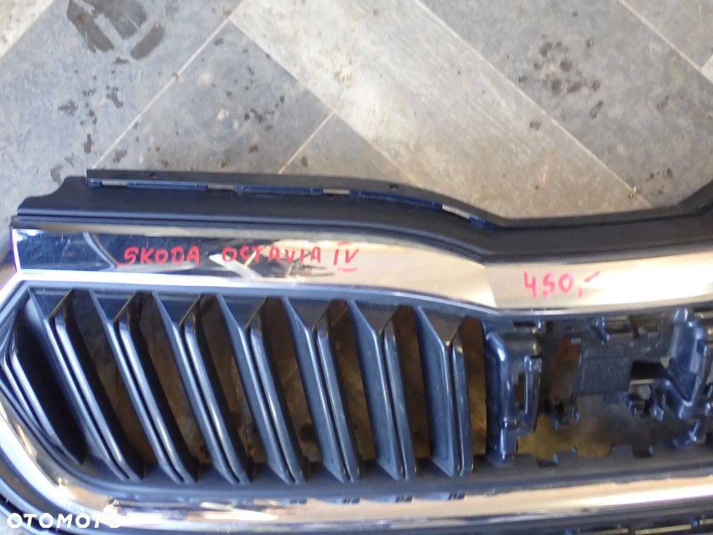 SKODA OCTAVIA IV GRILL - 2