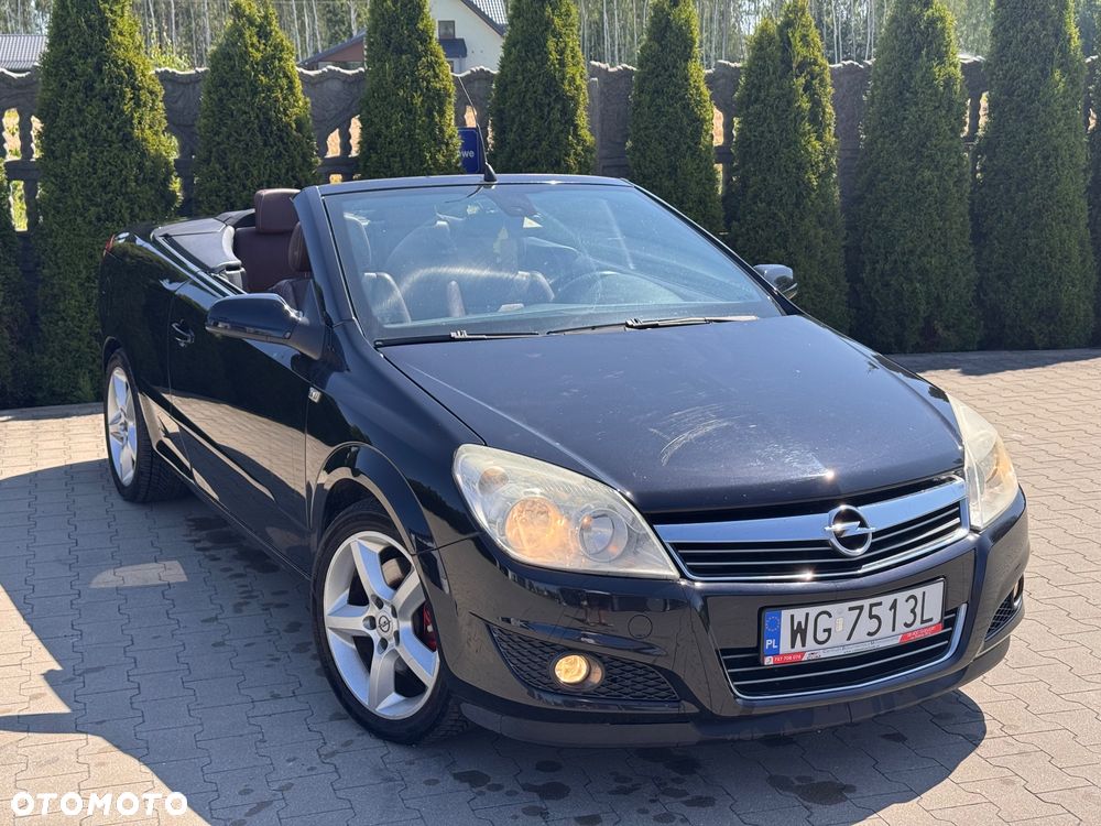 Opel Astra 1.6 Turbo Cosmo - 4