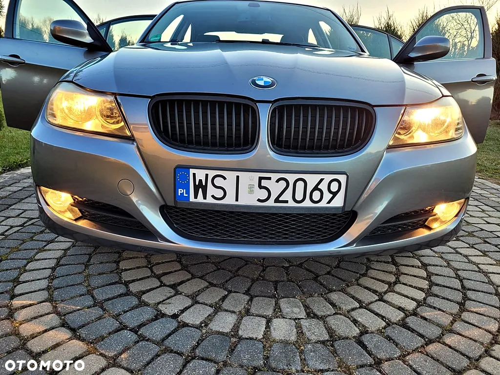 BMW Seria 3 320i - 13