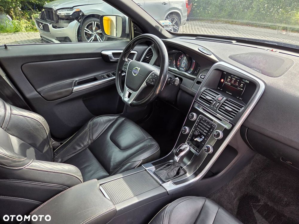 Volvo XC 60 T6 AWD RDesign - 10