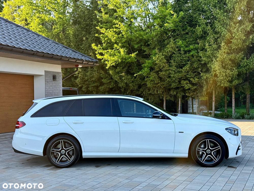 Mercedes-Benz Klasa E 300 de AMG - 10