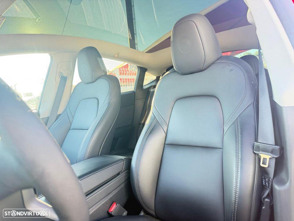 Tesla Model Y Long Range Dual Motor AWD - 35