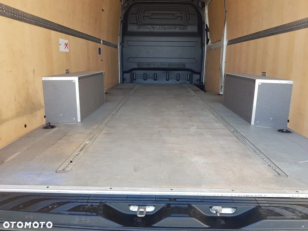 Mercedes-Benz Sprinter - 23