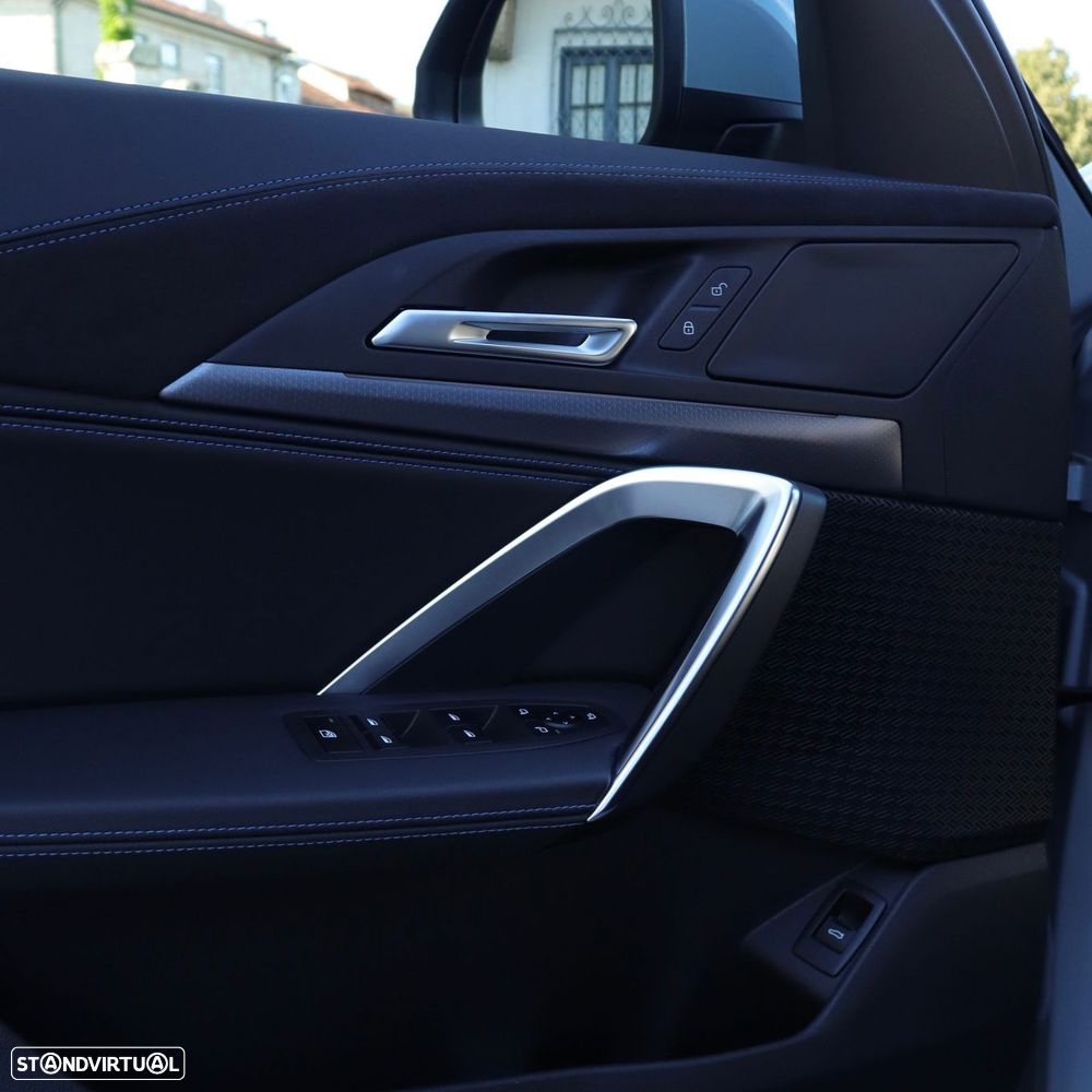 BMW iX2 eDrive20 Pack Desportivo M - 20