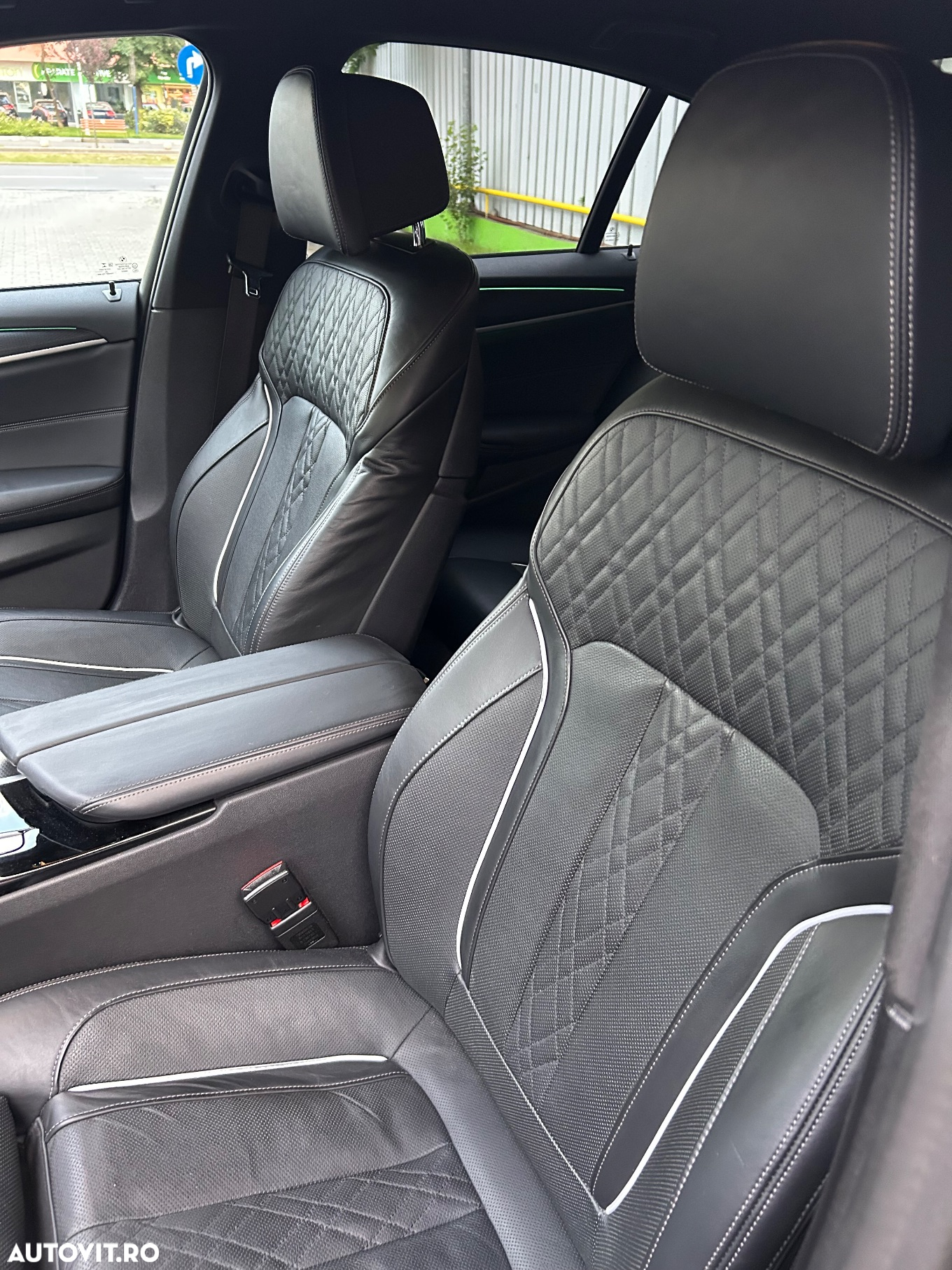 BMW Seria 5 530d xDrive AT MHEV - 14