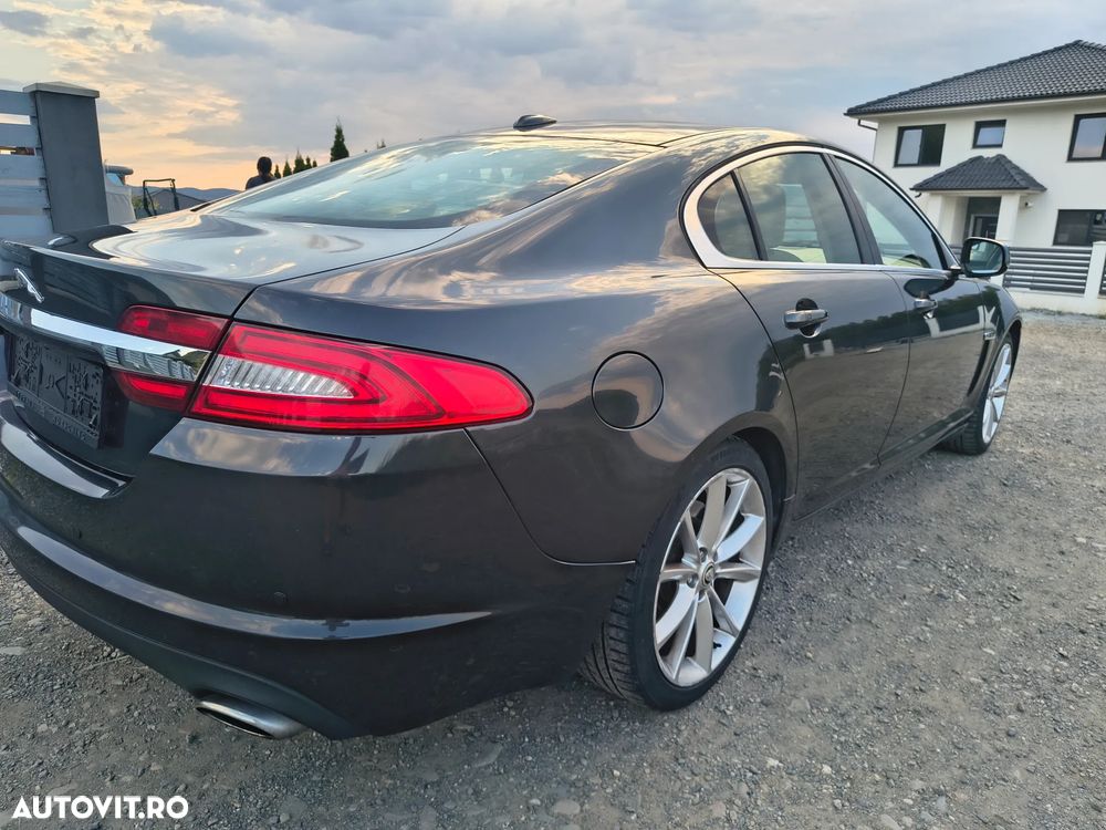 Jaguar XF 2.2D Luxury - 4
