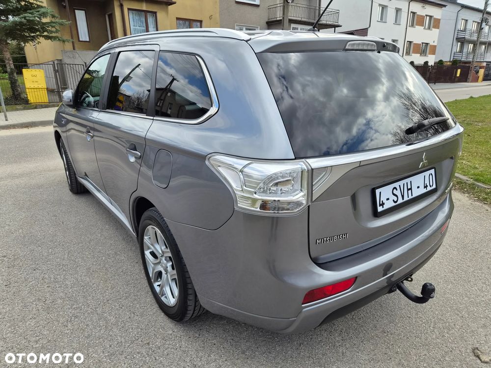 Mitsubishi Outlander - 11