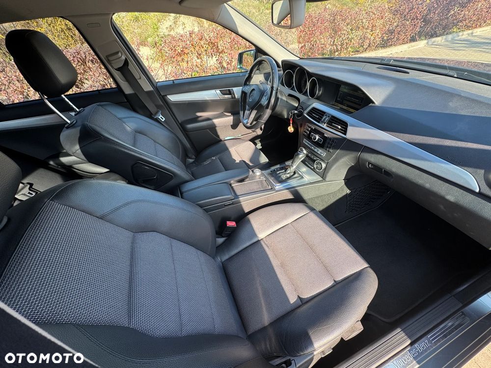 Mercedes-Benz Klasa C 180 BlueEFFICIENCY 7G-TRONIC Avantgarde - 8