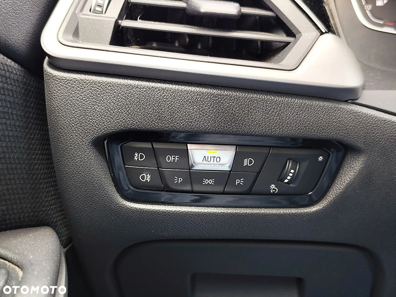 BMW Seria 3 318i Business Edition - 23