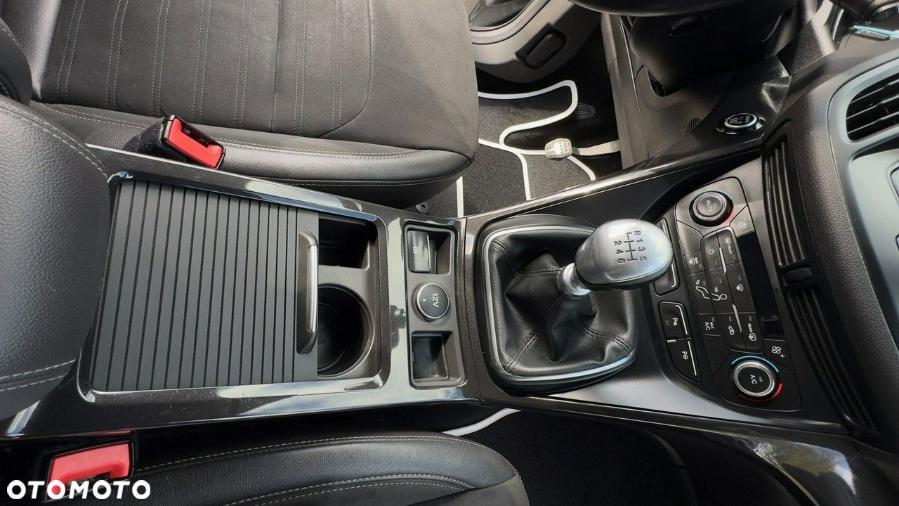 Ford Kuga - 20