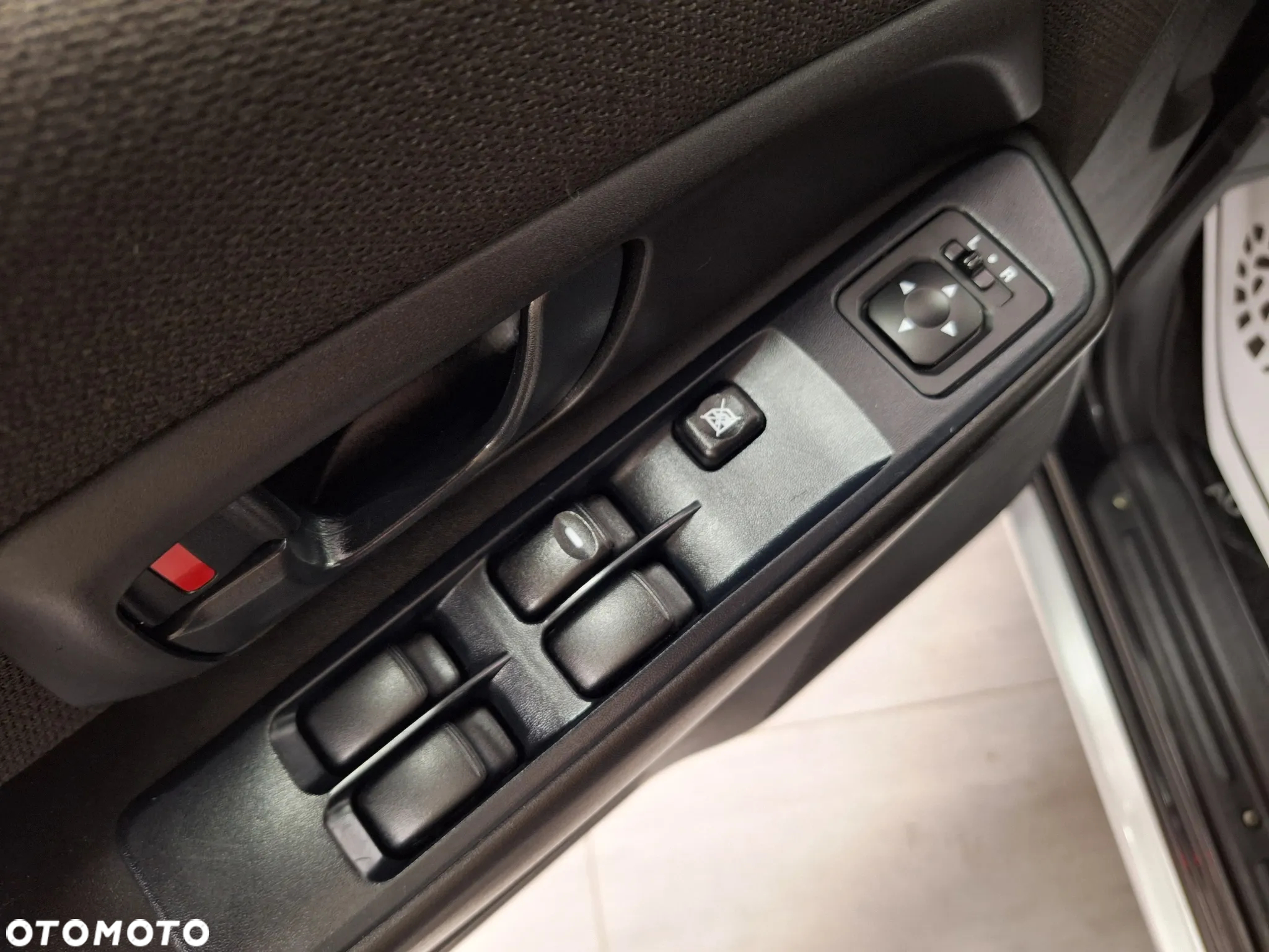 Mitsubishi Pajero Pinin 1.8 2-kolory - 28