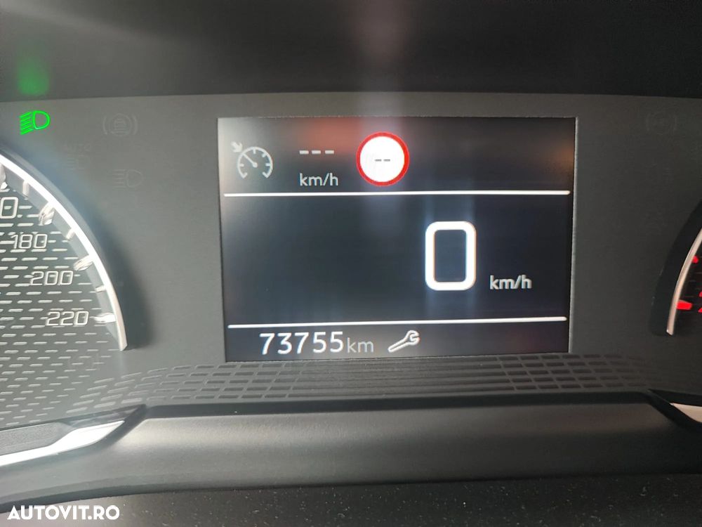 Peugeot 208 - 9
