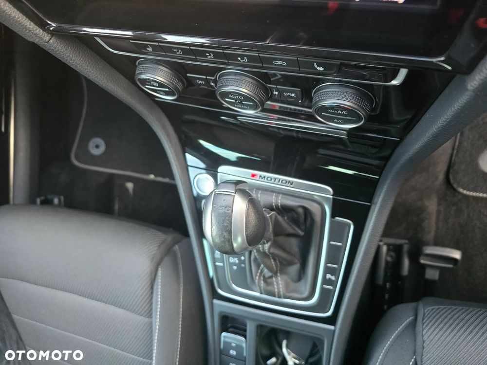 Volkswagen Golf R 4Motion (BlueMotion Technology) DSG - 30