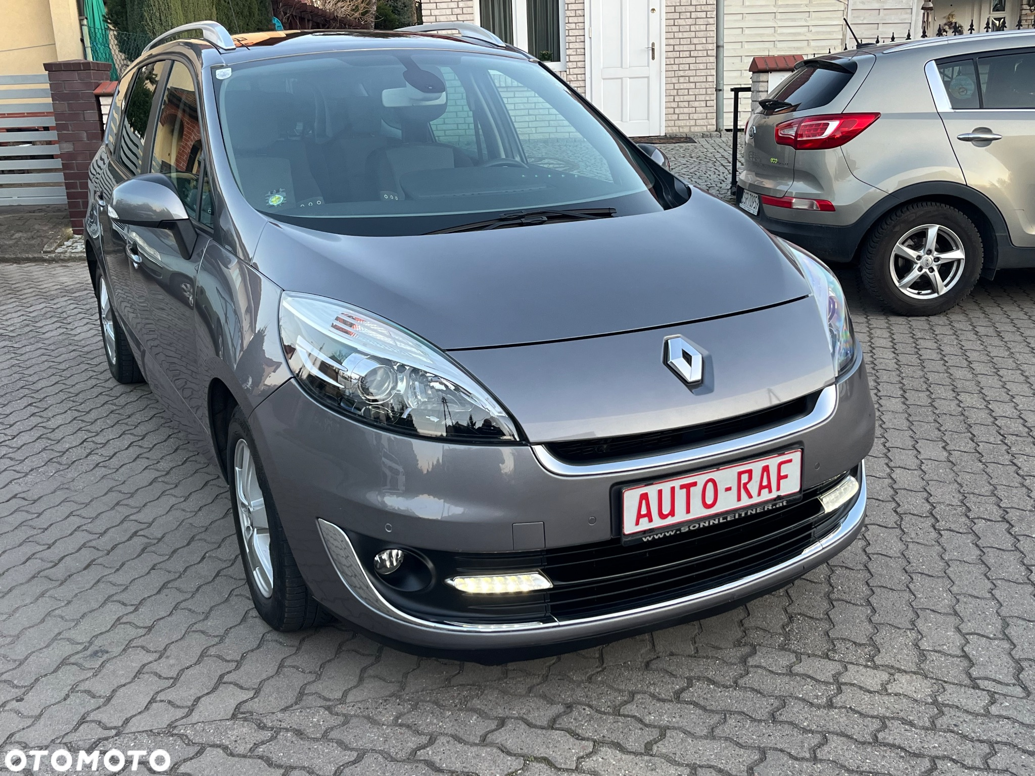 Renault Grand Scenic 1.6 16V 110 Paris - 10