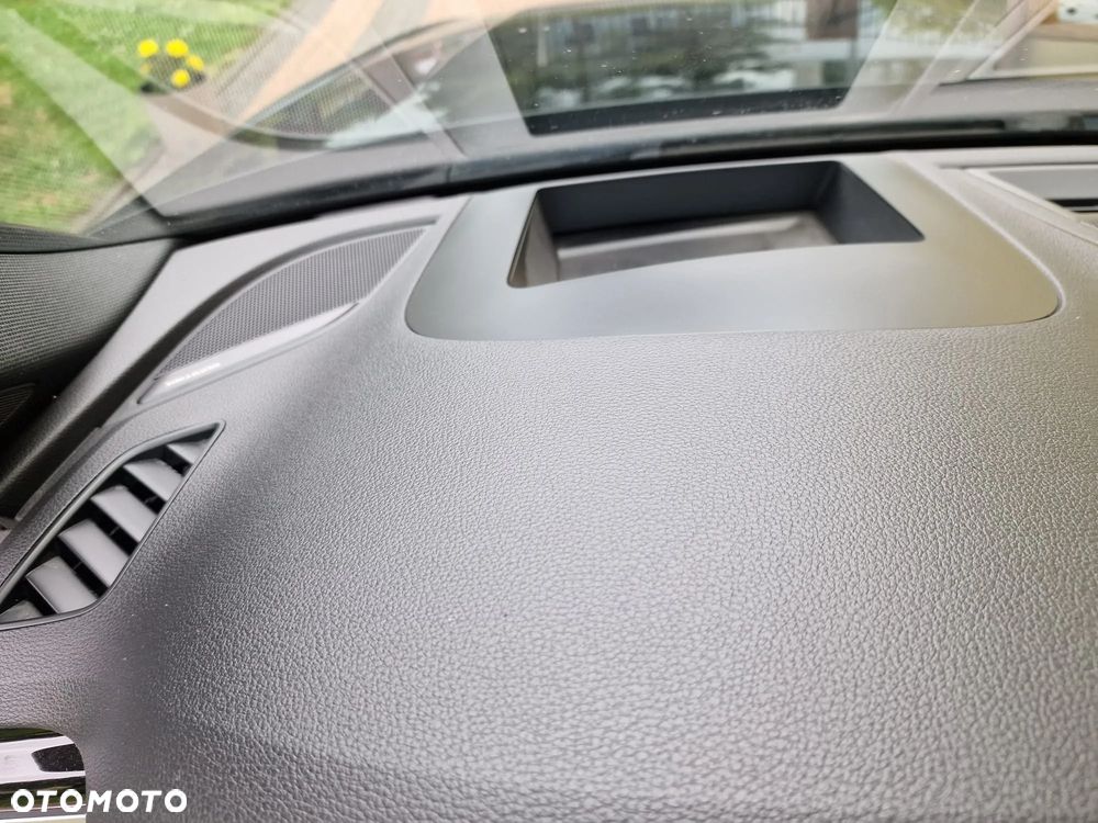 Audi A4 Avant 40 TDI quattro S tronic S line - 27