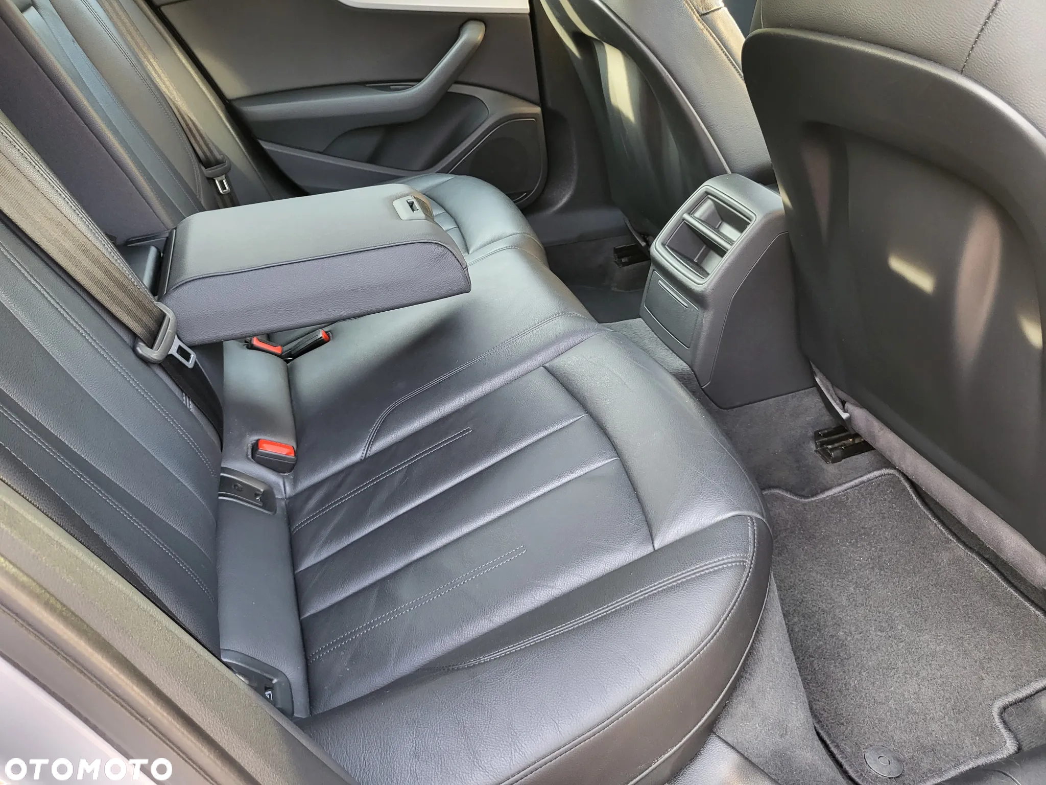 Audi A4 40 TFSI S tronic - 15