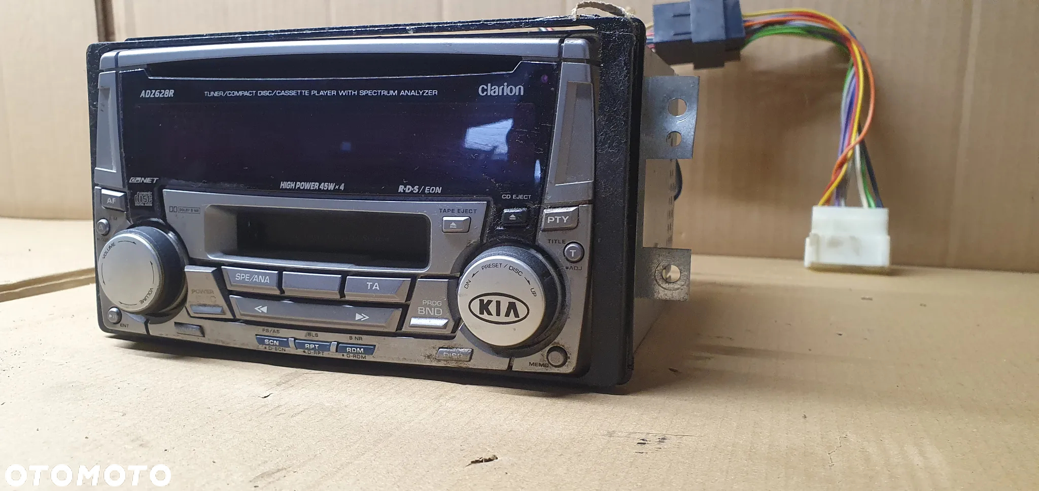 Radio radioodtwarzacz Clarion ADZ628R Oryginał Kia Sorento - 2
