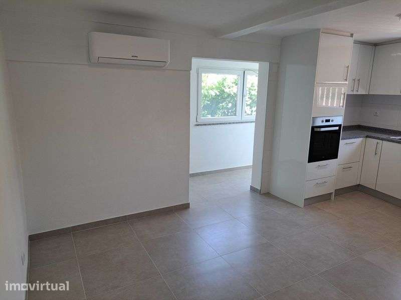 Apartamento T2 semi-novo  em Mangualde - Grande imagem: 2/11